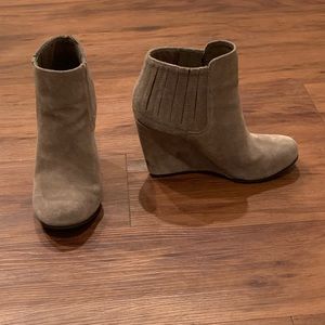 Lauren Blakwell booties, size 5